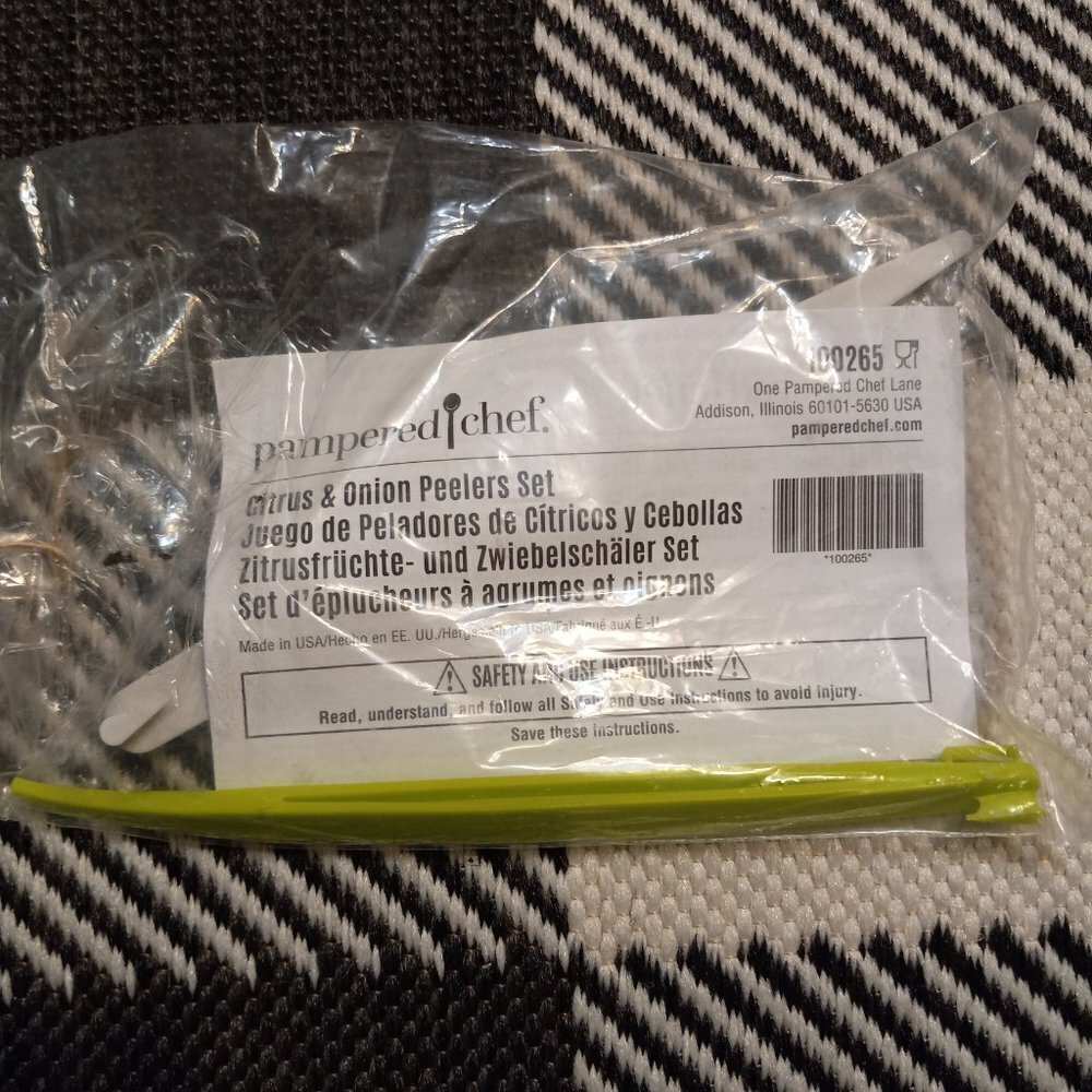 Pampered Chef Ceramic Egg Cooker and Citrus and Onion Peeler set - Picture 4 of 6